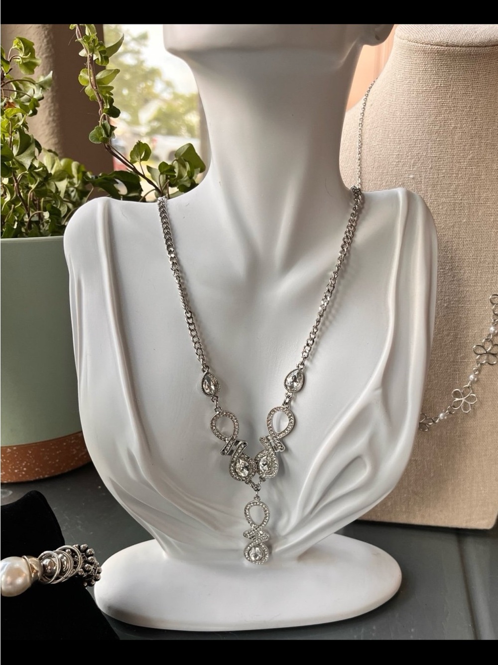 NWT Kohl's Silver-Tone Crystal Drop Necklace with Matching Studs